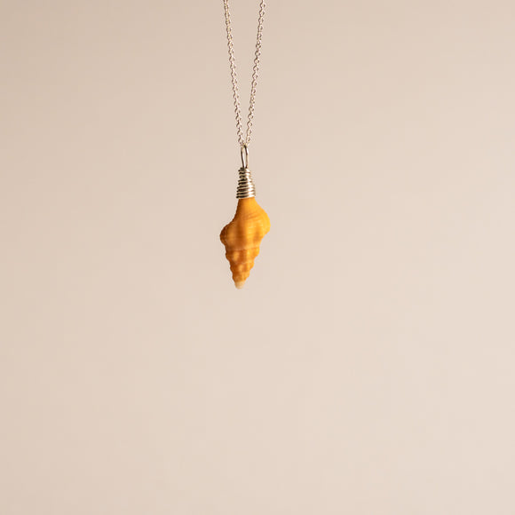 Orange Horse Conch Necklace
